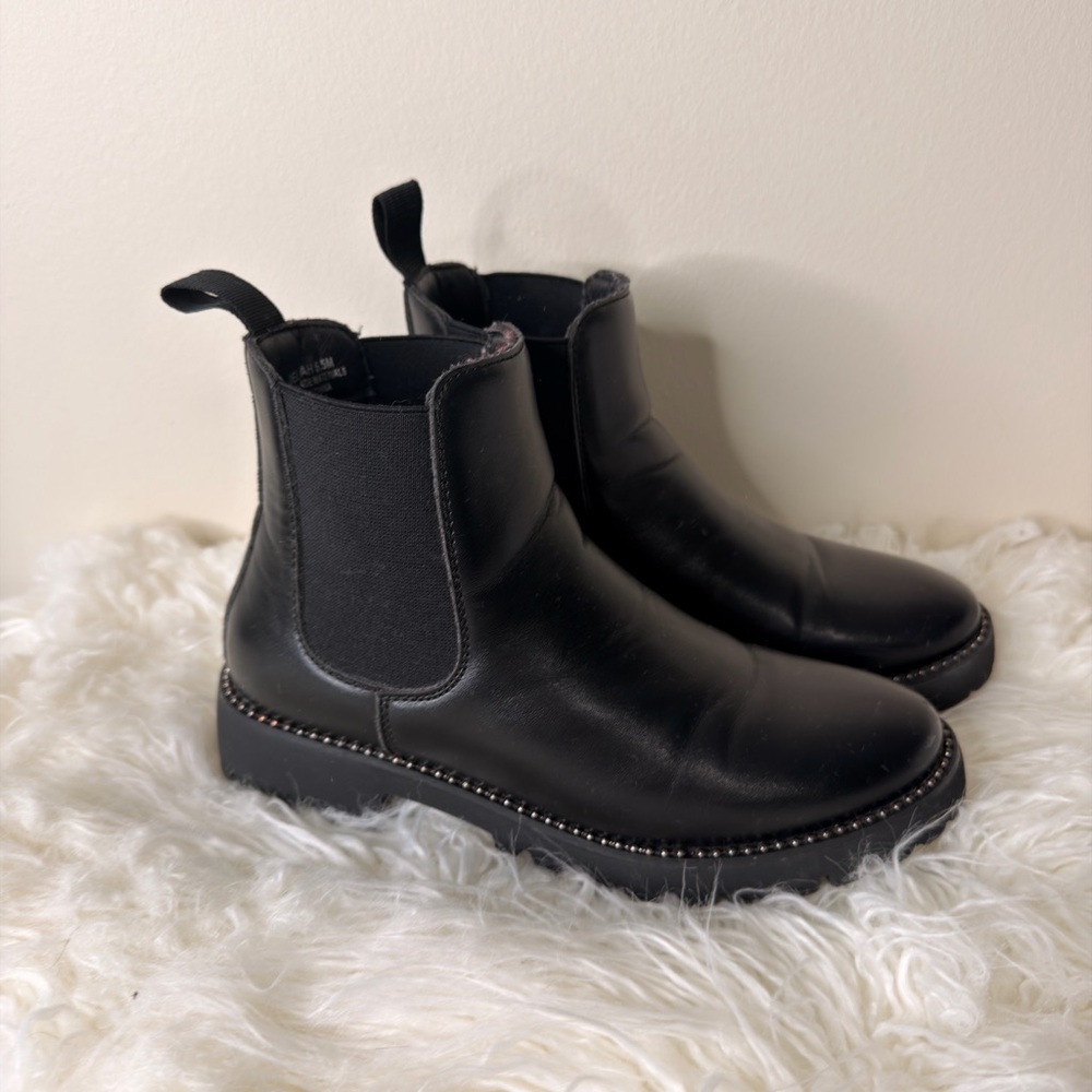 Elila Black Leather Footwear